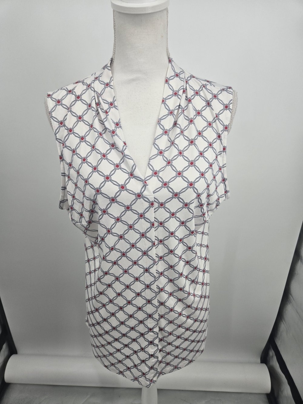 DNA couture Geometric Print Sleeveless V-Neck Top 2X